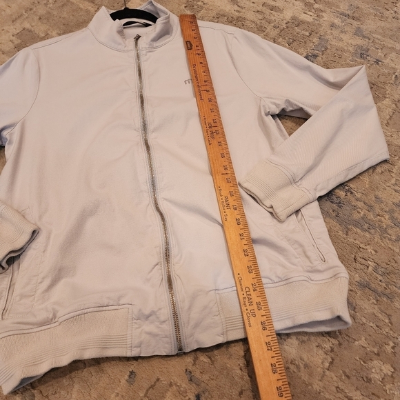 Travis Mathew lightweight zip jacket. - Picture 13 of 14